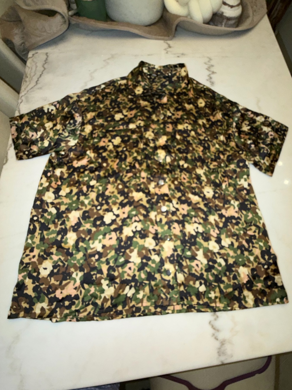 Zara Short Sleeve Button-Up Shirt in Green Camo Print - Size S